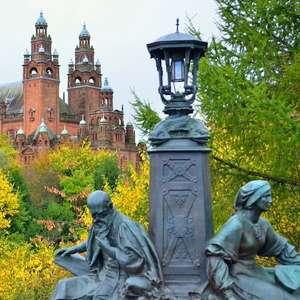 Visit Glasgow from a Hop-On Hop-Off sightseeing bus – Explore landmarks and attractions in 2025 Hop on the open-top bus in Glasgow, United Kingdom – Discover top attractions, monuments, and hidden gems with a hop-on hop-off tour in 2025