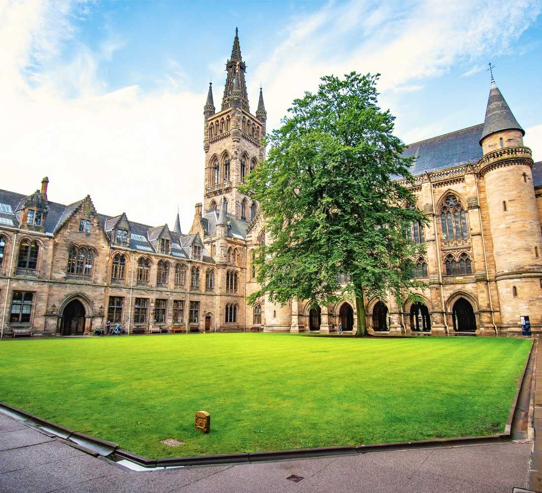 Hop-on hop-off sightseeing bus tours in Glasgow, United Kingdom – Open-top buses, top attractions, and free cancellation in 2026