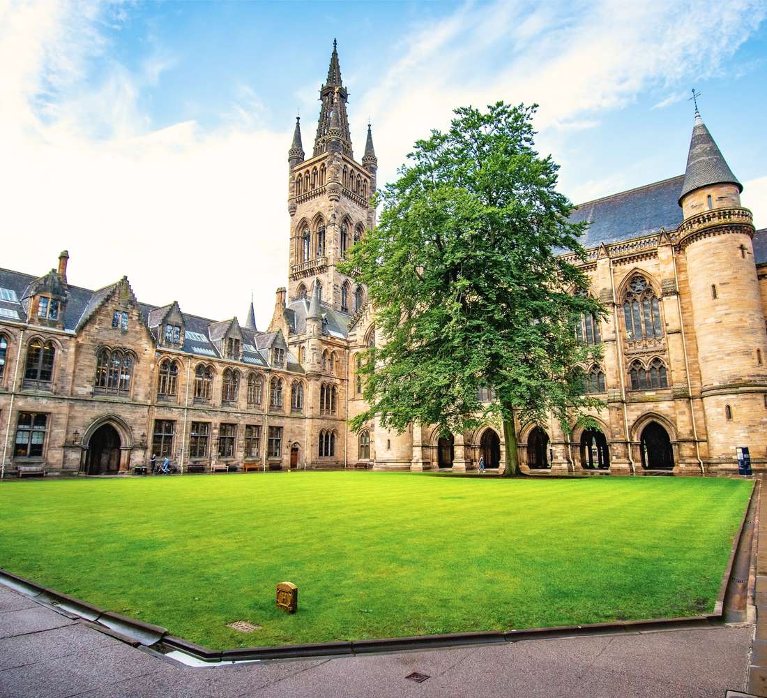 Glasgow Hop-On Hop-Off Sightseeing Bus Tours – Glasgow's iconic landmarks and flexible tickets in 2025 Hop-on hop-off sightseeing bus tours in Glasgow, United Kingdom – Open-top buses, top attractions, and free cancellation in 2025