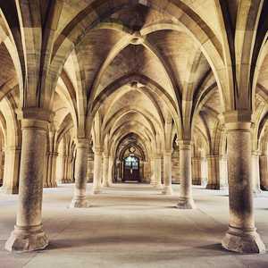 Explore Glasgow at your own speed with hop-on hop-off bus tours – Panoramic views, audio guides, and unlimited stops in 2026